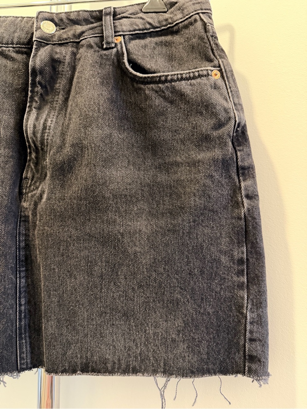 Topshop Black Denim Raw-Hem Shorts - Picture 2 of 5